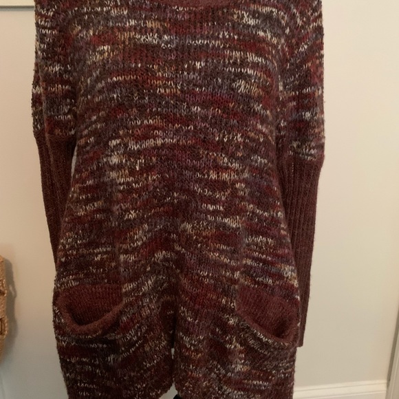 Sweater - Picture 4 of 4